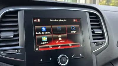 Vendo Renault Mégane Sport Tourer 2018 - 12999 EUR, 131021 km - AUTO.MOTO.pt