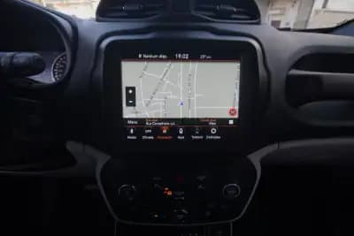 Sell Jeep Renegade 2018 - 15990 EUR, 116000 km - AUTO.MOTO.pt