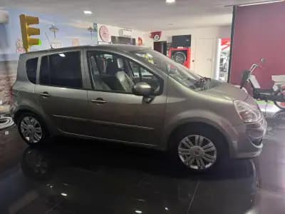 Sell Renault Modus 2008 - 5990 EUR, 200200 km - AUTO.MOTO.pt