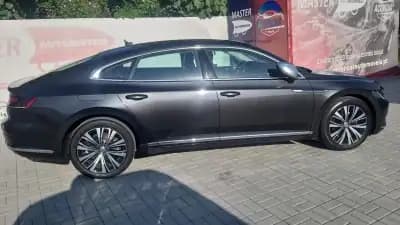 Vendo Volkswagen Arteon 2019 - 26650 EUR, 90000 km - AUTO.MOTO.pt
