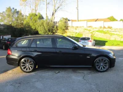 Vendo BMW 320 2009 - 8900 EUR, 236000 km - AUTO.MOTO.pt