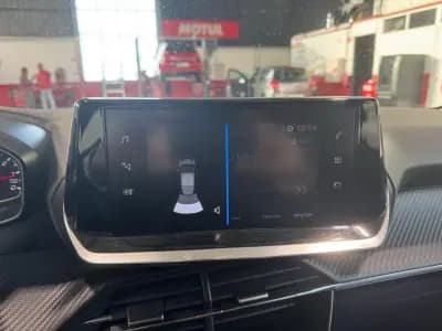 Sell Peugeot 208 2021 - 16250 EUR, 61484 km - AUTO.MOTO.pt