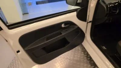 Vendo Volkswagen Cross Up! 2013 - 7750 EUR, 154338 km - AUTO.MOTO.pt