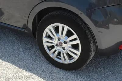 Vendo Fiat Punto 2013 - 7700 EUR, 97000 km - AUTO.MOTO.pt