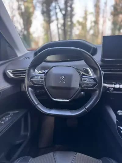 Vendo Peugeot 3008 2021 - 23500 EUR, 113156 km - AUTO.MOTO.pt