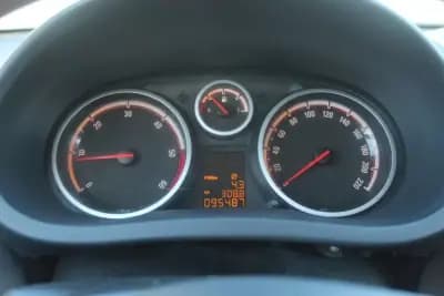 Vendo Opel Corsa 2007 - 5900 EUR, 98000 km - AUTO.MOTO.pt