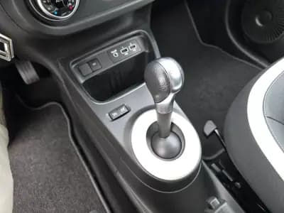 Vendo Renault Twingo 2023 - 14750 EUR, 27700 km - AUTO.MOTO.pt