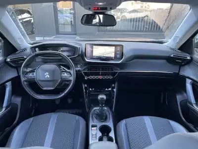 Sell Peugeot 2008 2021 - 16850 EUR, 43376 km - AUTO.MOTO.pt