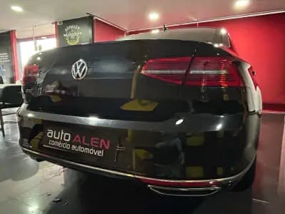 Vendo Volkswagen Passat 2017 - 18990 EUR, 134000 km - AUTO.MOTO.pt