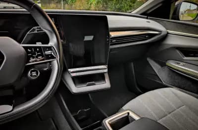 Vendo Renault Mégane E-Tech 2023 - 26500 EUR, 45000 km - AUTO.MOTO.pt