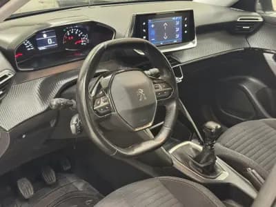 Vendo Peugeot 2008 2021 - 17890 EUR, 103000 km - AUTO.MOTO.pt