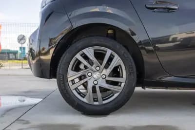 Sell Peugeot 208 2021 - 13490 EUR, 105000 km - AUTO.MOTO.pt