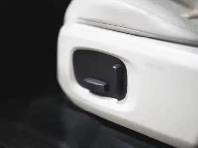 Vendo Land Rover Range Rover Evoque 2015 - 19990 EUR, 145000 km - AUTO.MOTO.pt