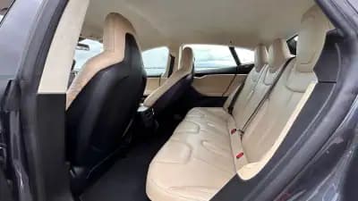 Vendo Tesla Model S 2017 - 24500 EUR, 142000 km - AUTO.MOTO.pt