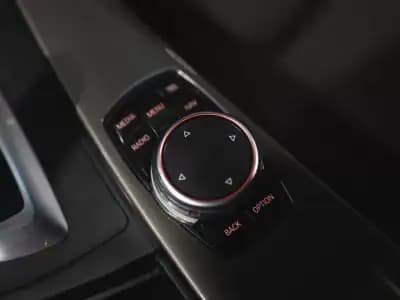 Vendo BMW 318 2014 - 15990 EUR, 248000 km - AUTO.MOTO.pt