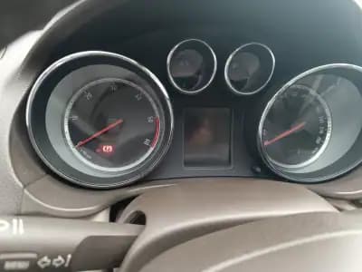 Sell Opel Insignia 2010 - 7500 EUR, 206000 km - AUTO.MOTO.pt