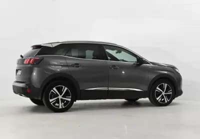 Vendo Peugeot 3008 2023 - 32750 EUR, 45000 km - AUTO.MOTO.pt