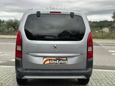 Sell Peugeot Rifter 2018 - 20900 EUR, 64900 km - AUTO.MOTO.pt