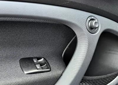 Vendo Smart Fortwo Cabrio 2021 - 12999 EUR, 30000 km - AUTO.MOTO.pt