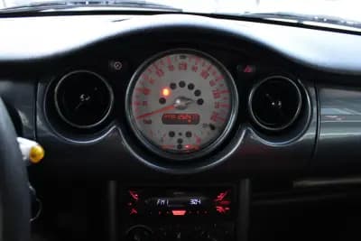 Vendo MINI 2006 - 6400 EUR, 252417 km - AUTO.MOTO.pt