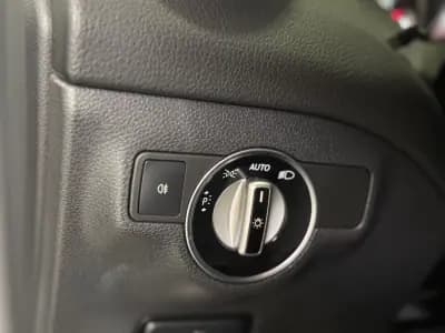 Vendo Mercedes-Benz CLA 180 2018 - 21950 EUR, 77215 km - AUTO.MOTO.pt