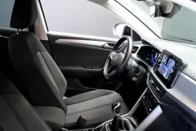 Vendo Volkswagen T-Roc 2023 - 21990 EUR, 70000 km - AUTO.MOTO.pt