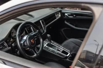 Sell Porsche Macan 2015 - 43900 EUR, 152799 km - AUTO.MOTO.pt