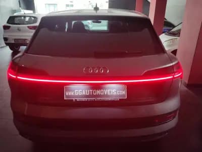 Vendo Audi e-tron 2020 - 26900 EUR, 91000 km - AUTO.MOTO.pt