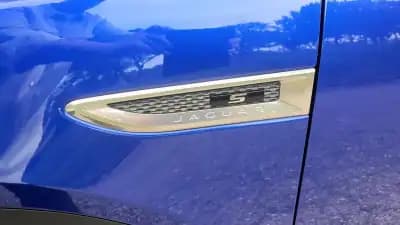 Vendo Jaguar E-Pace 2018 - 21400 EUR, 189000 km - AUTO.MOTO.pt