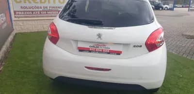 Sell Peugeot 208 2015 - 8750 EUR, 183000 km - AUTO.MOTO.pt