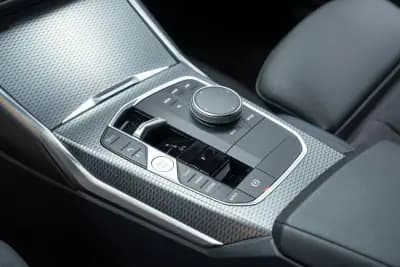 Vendo BMW 330 2023 - 43950 EUR, 44000 km - AUTO.MOTO.pt