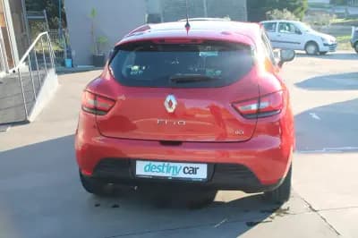 Vendo Renault Clio 2015 - 11500 EUR, 98759 km - AUTO.MOTO.pt