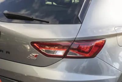 Vendo SEAT Leon 2015 - 20900 EUR, 131530 km - AUTO.MOTO.pt