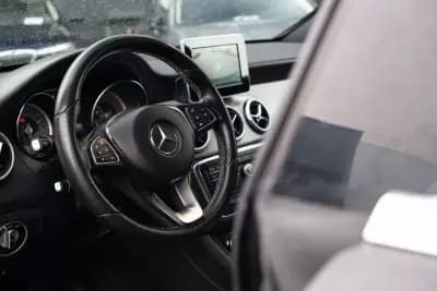 Vendo Mercedes-Benz CLA 180 2015 - 15900 EUR, 158000 km - AUTO.MOTO.pt