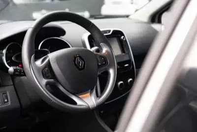 Sell Renault Clio 2017 - 11999 EUR, 138000 km - AUTO.MOTO.pt