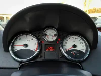 Sell Peugeot 207 2008 - 4990 EUR, 207000 km - AUTO.MOTO.pt