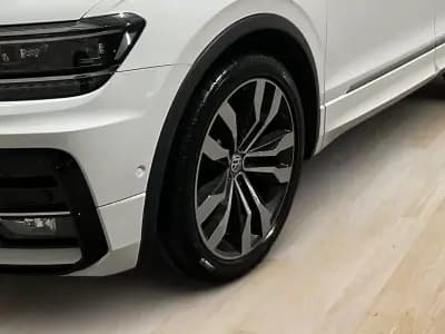Vendo Volkswagen Tiguan 2020 - 31800 EUR, 97000 km - AUTO.MOTO.pt