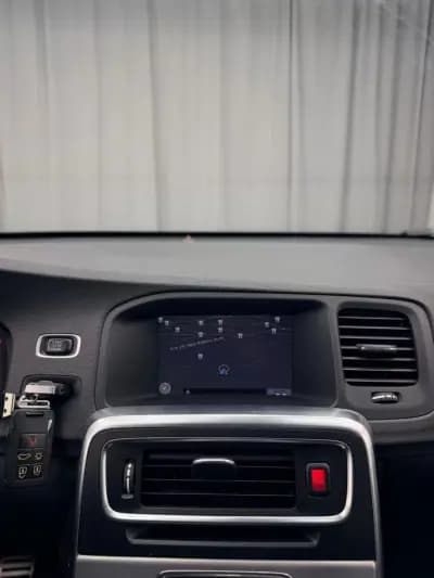 Vendo Volvo S60 2011 - 8999 EUR, 221000 km - AUTO.MOTO.pt