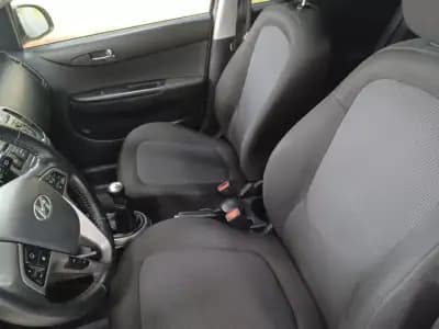 Vendo Hyundai i20 2014 - 9890 EUR, 101619 km - AUTO.MOTO.pt