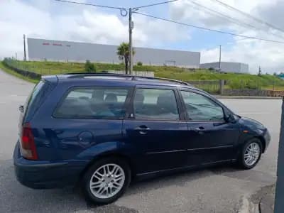 Vendo Ford Focus 2002 - 1800 EUR, 400000 km - AUTO.MOTO.pt