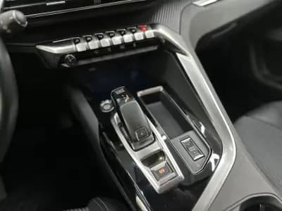 Vendo Peugeot 3008 2022 - 22900 EUR, 94000 km - AUTO.MOTO.pt