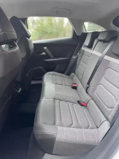 Vendo Citroën C4 2023 - 21500 EUR, 141295 km - AUTO.MOTO.pt