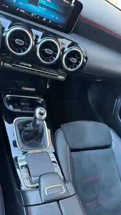 Vendo Mercedes-Benz A 180 2020 - 21000 EUR, 254700 km - AUTO.MOTO.pt