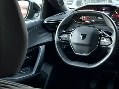 Vendo Peugeot 2008 2024 - 20950 EUR, 37000 km - AUTO.MOTO.pt