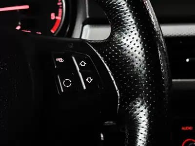 Vendo BMW 318 2011 - 15990 EUR, 230500 km - AUTO.MOTO.pt