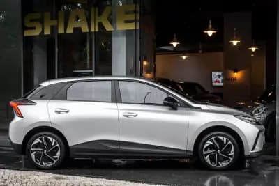 Sell MG MG4 2023 - 19450 EUR, 19778 km - AUTO.MOTO.pt