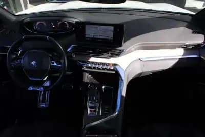 Vendo Peugeot 5008 2021 - 24900 EUR, 163348 km - AUTO.MOTO.pt