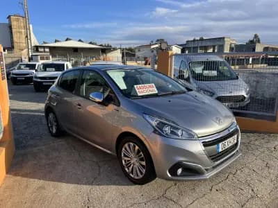Vendo Peugeot 208 2019 - 10450 EUR, 73052 km - AUTO.MOTO.pt