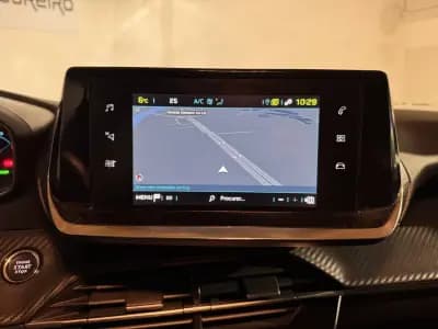 Vendo Peugeot e-2008 2021 - 19900 EUR, 40000 km - AUTO.MOTO.pt