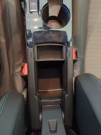 Vendo Peugeot 208 2023 - 27000 EUR, 24150 km - AUTO.MOTO.pt